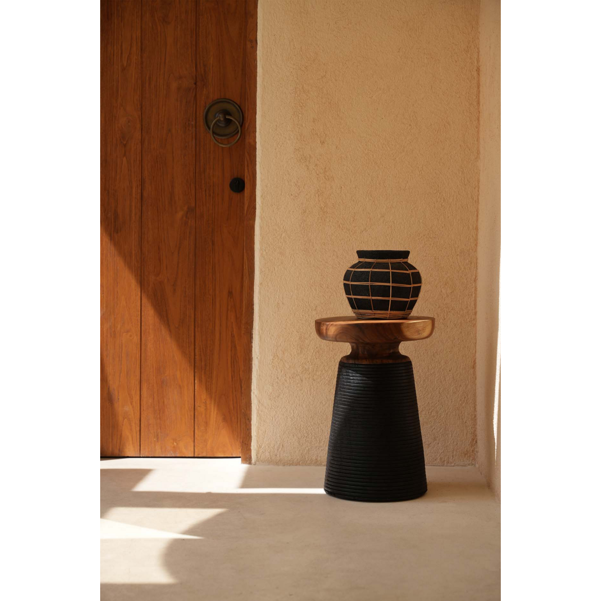 The Belly Vase - Black Natural - M