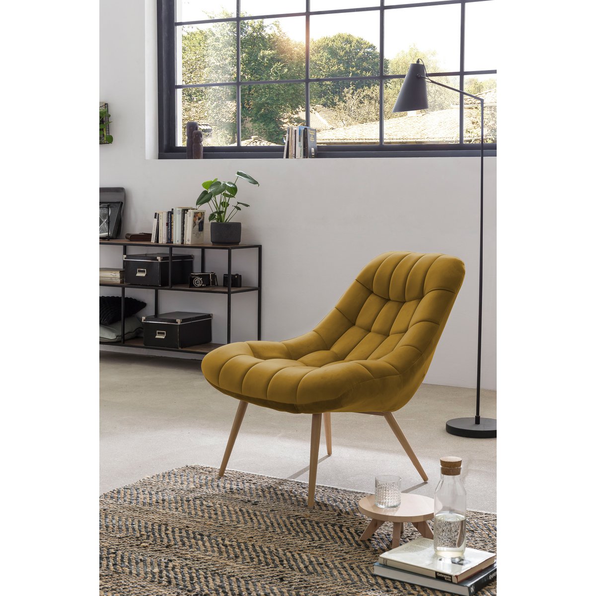 Armchair XXL velvet yellow metal wood look