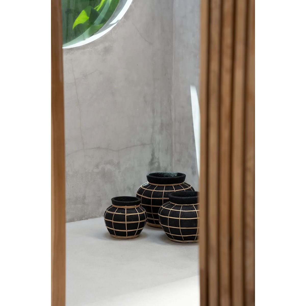 The Belly Vase - Black Natural - M